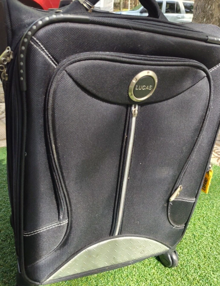 MALETA EQUIPAJE LUCAS LIGERA LADO BLANDO EXPANDIBLE CON RUEDAS GIRATORIAS NEGRA Foto 2 de 4