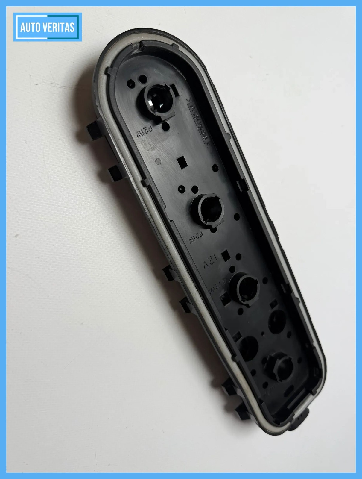 Original GM Pontiac Montana Chevrolet Venture Lamp Carrier Britax 12335926