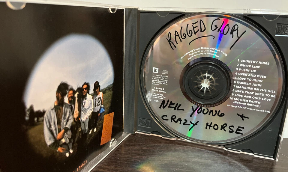 NEIL YOUNG & CRAZY HORSE - Ragged Glory (1990) - Compact Disc CD - EX Condition - Image 3 of 3
