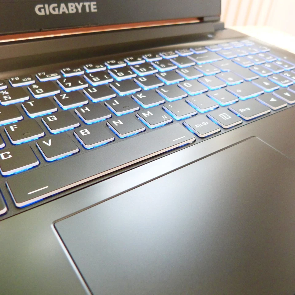 GigaByte G5 KD 15Zoll 144Hz  GAMING RTX l 64GB RAM  1TB SSD Windows 11 HEXA i5 - Bild 4 von 4