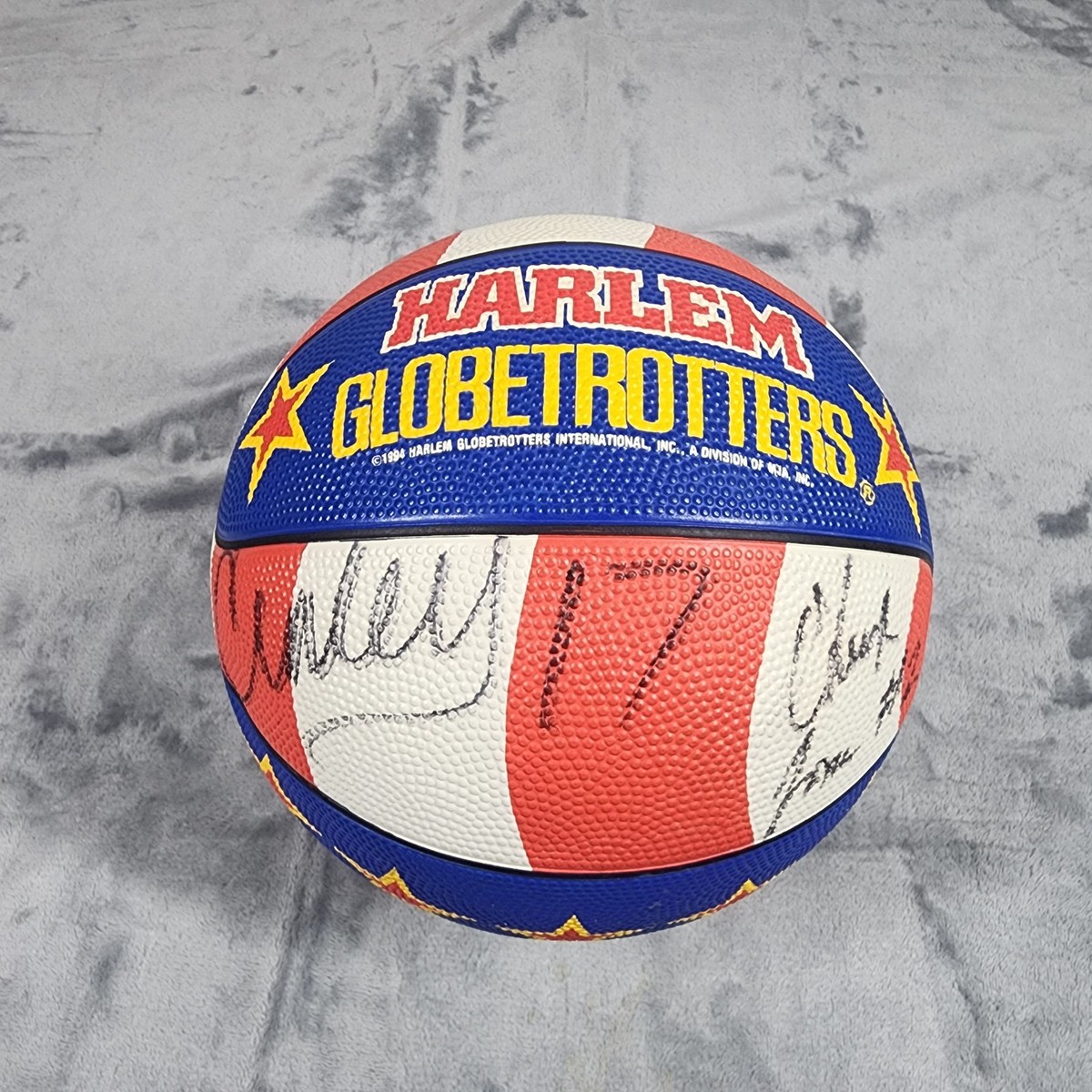 VINTAGE Harlem Globetrotters Basketball Team Signed 1994 1990s