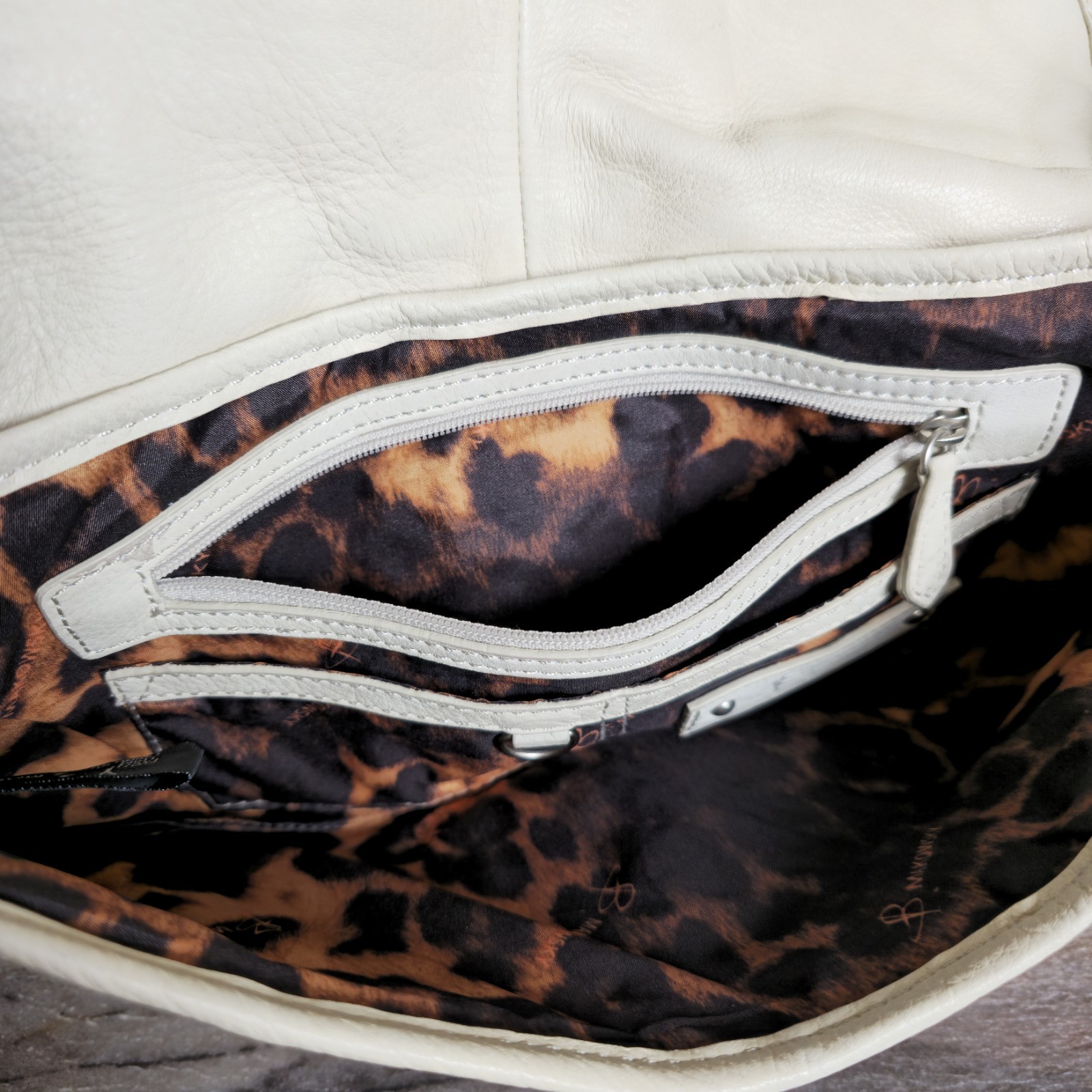 B. Makowsky Ivory Leather Patchwork Bow Shoulder … - image 2