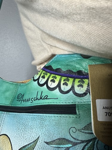 Borsa a mano Anuschka in pelle dipinta a mano - Nuova con etichette - Viola e fiori d'acqua - Foto 16 di 19
