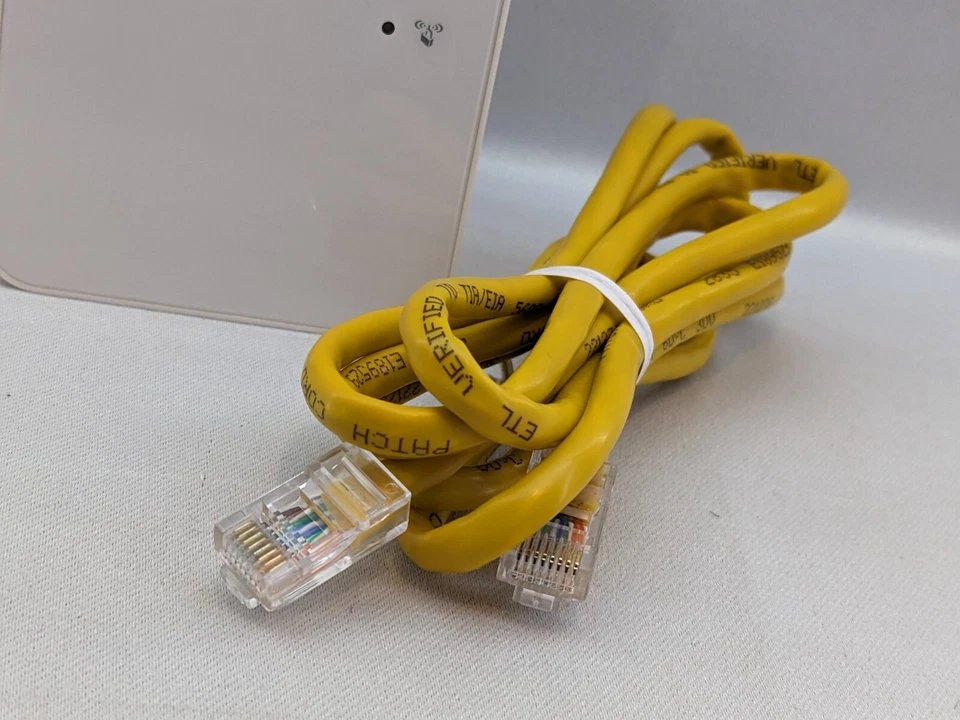 Netgear EX6100 White AC750 Dual Band Wireless Wi Fi Mesh Range Extender AP - Image 2 of 4