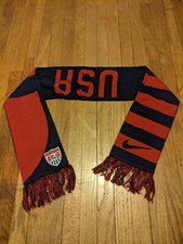 2022 Nike Adult USA Soccer Candy Cane Scarf Pre Owned