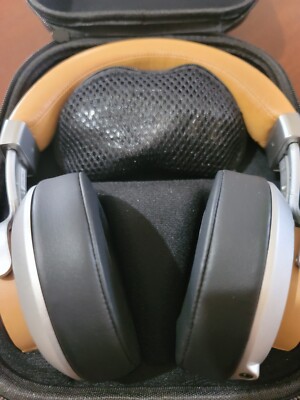 Logic3 Ferrari Cavallino Collection T350 Noise Cancelling Over Ear