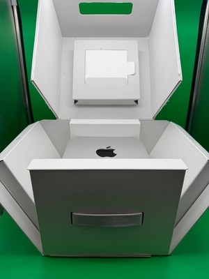 Apple Mac Studio | M1 Max |  32GB/512GB | 10CPU/24GPU | Desktop Computer IN BOX