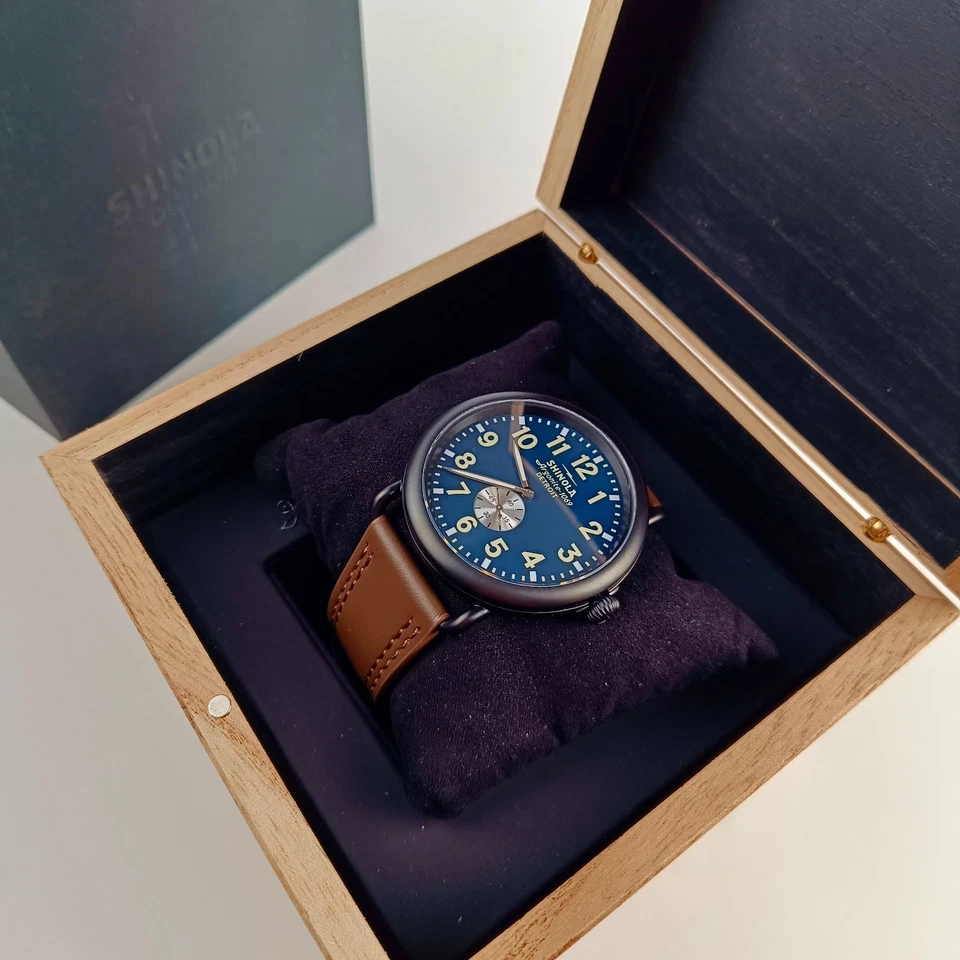 Reloj de cuarzo Shinola Runwell 47 mm para hombre esfera azul medianoche correa de cuero NUEVO Foto 4 de 4