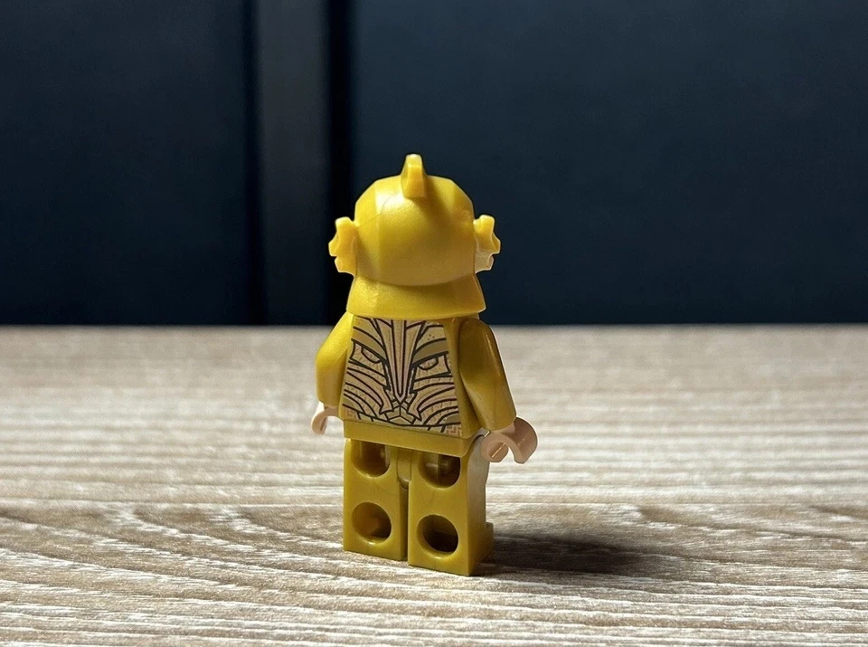 LEGO® Atlantean Guard Aquaman Atlantis Gold Armor Minifigure sh432 76085 - Image 2 of 2