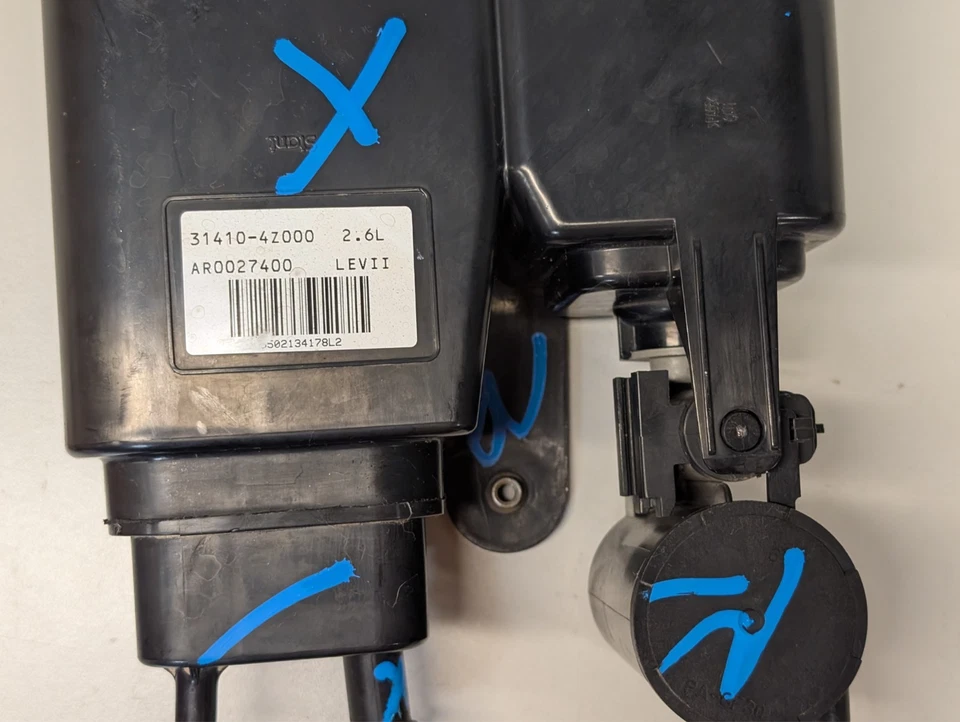 2013-2018 Hyundai Santa Fe 2.4 топлива/газа пара древесного угля канистра OEM #31410-4Z000 - Изображение 3 из 4