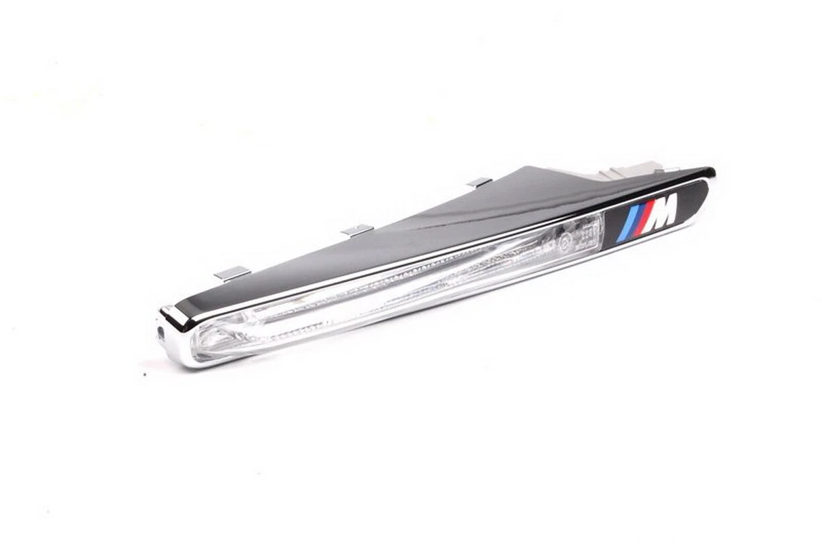 Genuine New BMW 1 Series E82 Chrome Clip M Side Marker - Right  