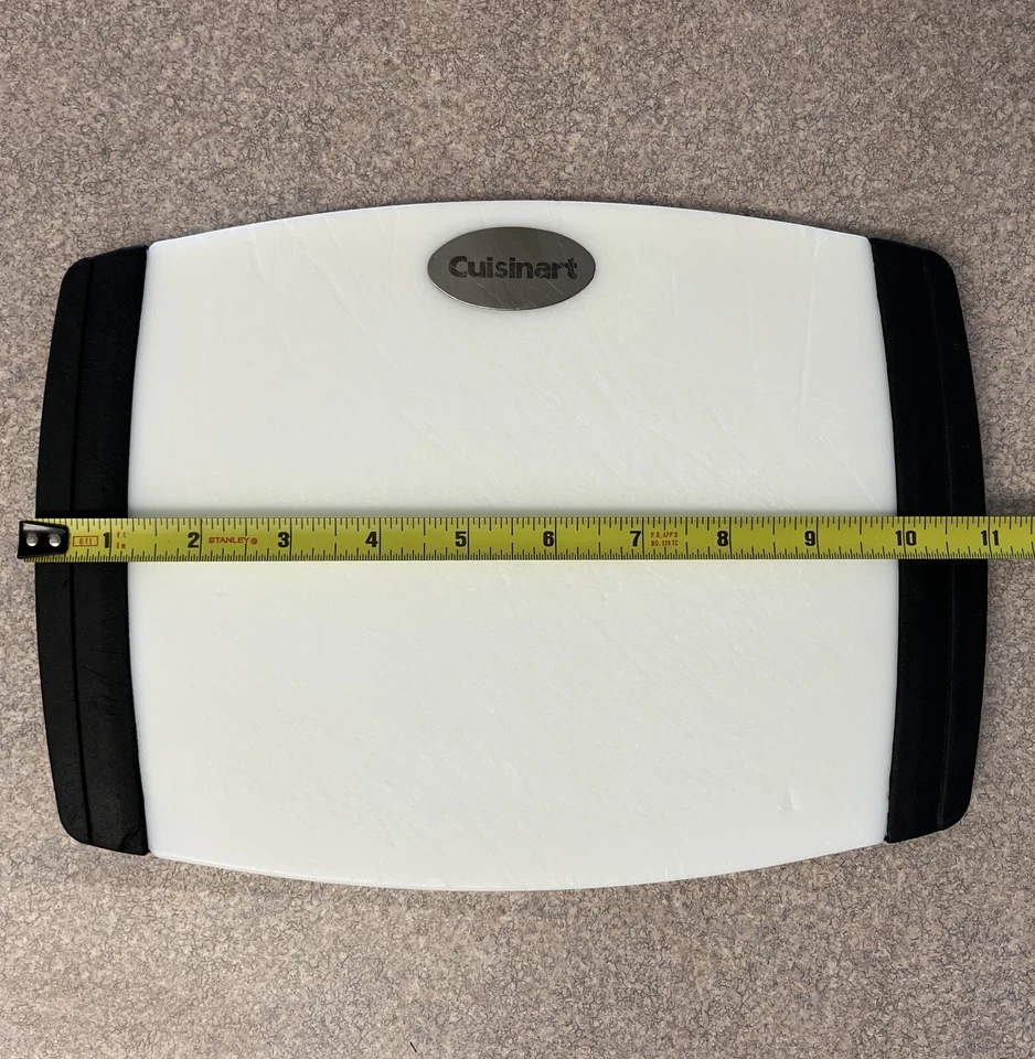 Tabla de cortar Cuisinart 11" x 8" blanca con bordes negros Foto 2 de 4