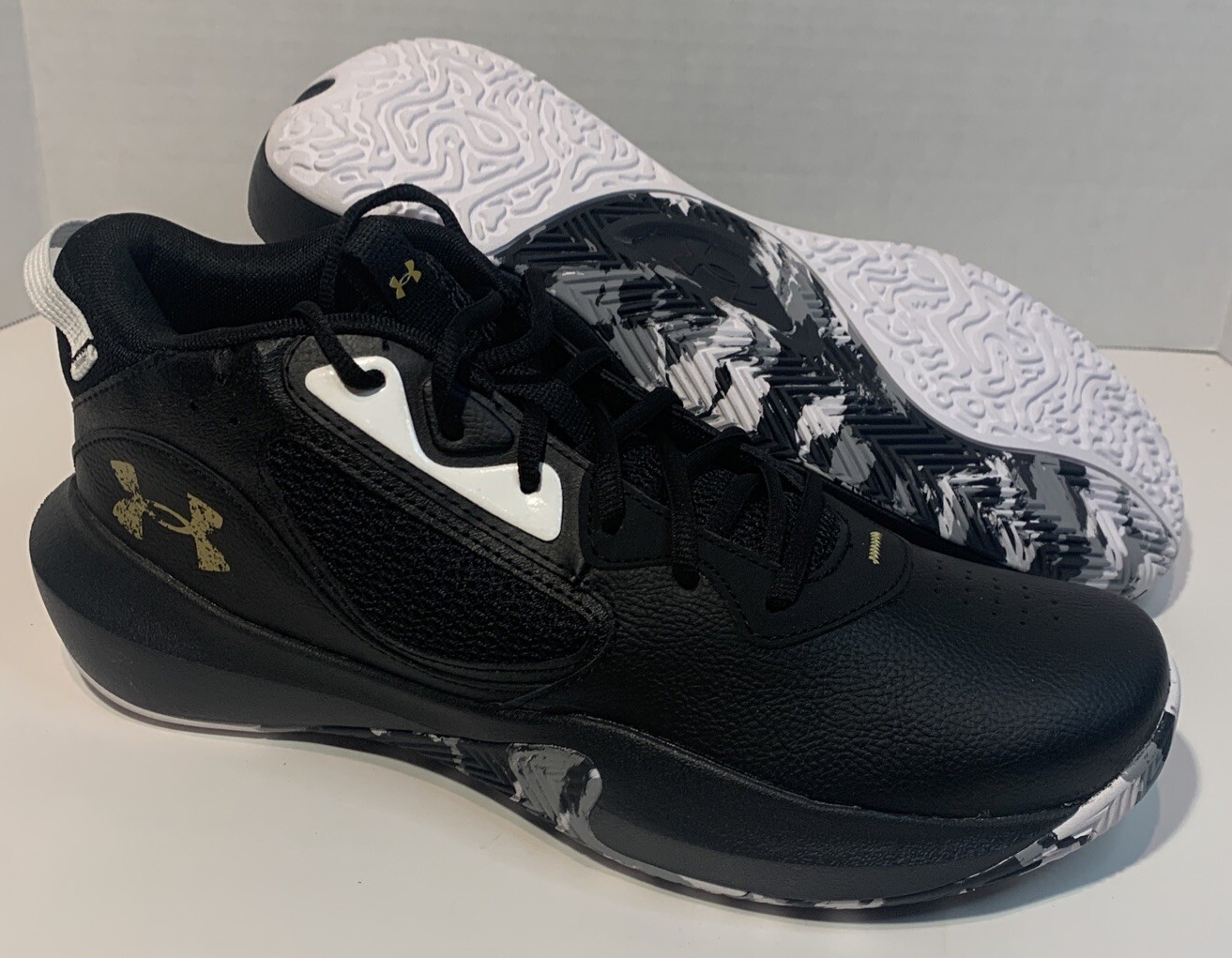 Men's Size 11.5 Under Armour Black Basketball Sneakers UA Lockdown 6 3025616-003