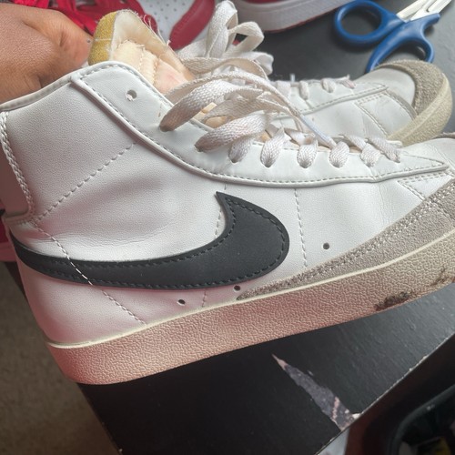 NIKE BLAZERS