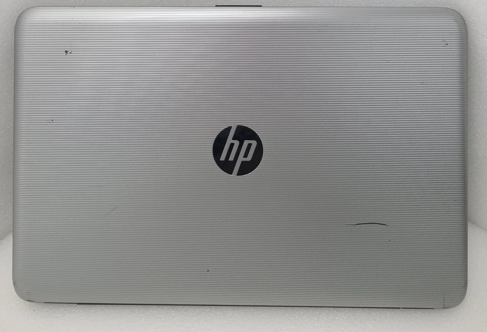 Portátil HP 15-BA018DS AMD A6-7310 4 GB Ram SIN HD/OS (FL) Foto 3 de 4