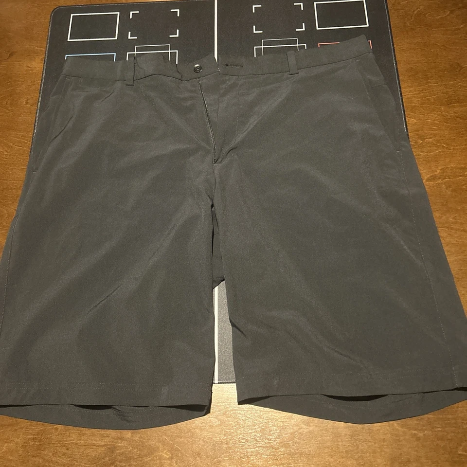 Pantalones Cortos de Golf Nike - Para Hombre - 38 - Gris Y Negro - Excelente Estado Foto 4 de 4