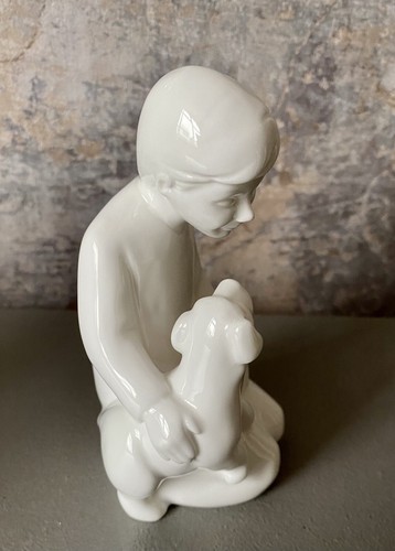 Coalport Figure My Best Pal Bone China Boy & Dog 14cm - Picture 4 of 7