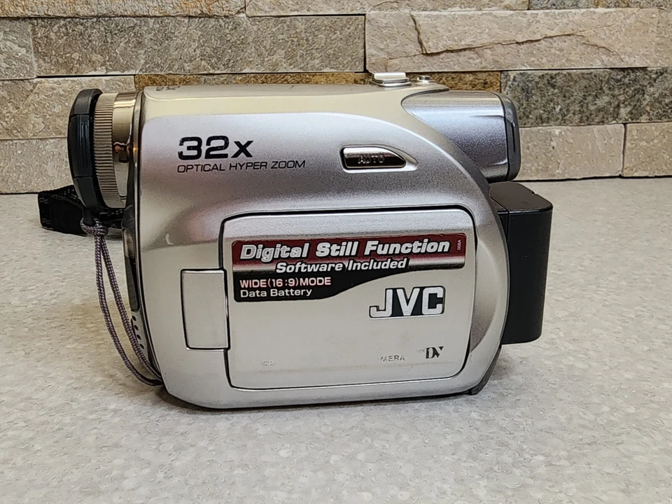 JVC Digital Video Camera GR-D390U Silver MiniDV Camcorder IN SAFE GAURD MODE - Image 4 of 4