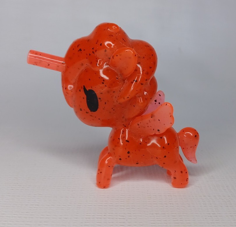 Sonic 2022 Tokidoki Vinyl Figure Strawberry Slushicorno Unicorn