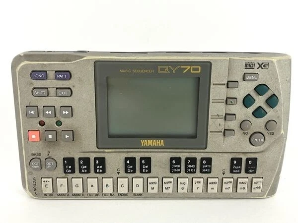YAMAHA QY70 XG MIDI Music Digital Sequencer Samplers Rhythm machine
