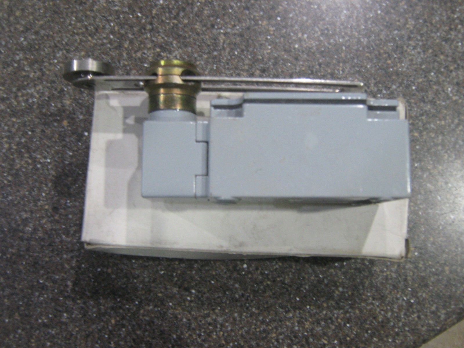 Automation Direct ABM2E52Z11 Adjustable Rocker Arm Limit Switch 400VAC