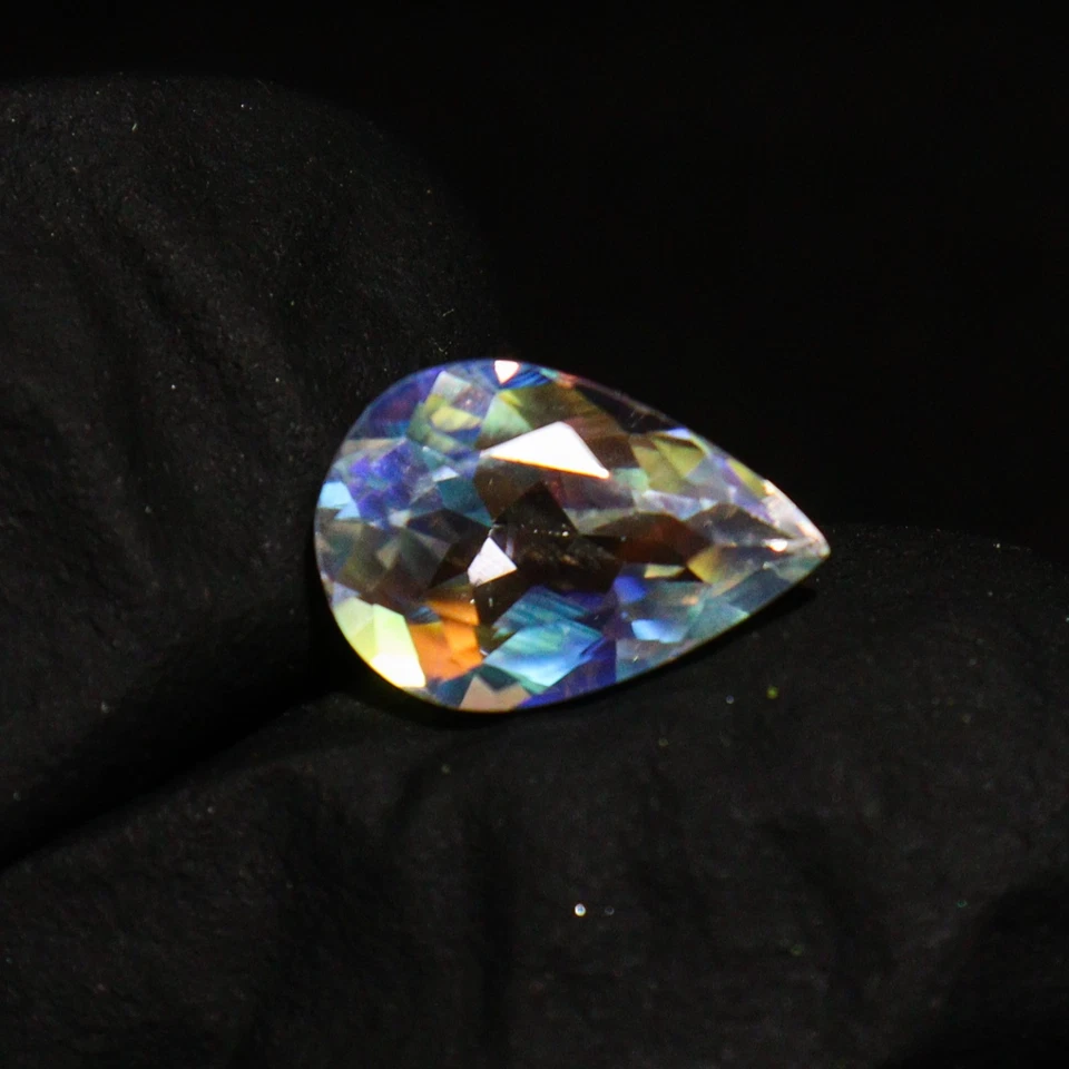 Madagascar Rainbow Moonstone Pear Cut Faceted - 2.90 Ct / 11x7x5 mm Natural - Image 3 of 4