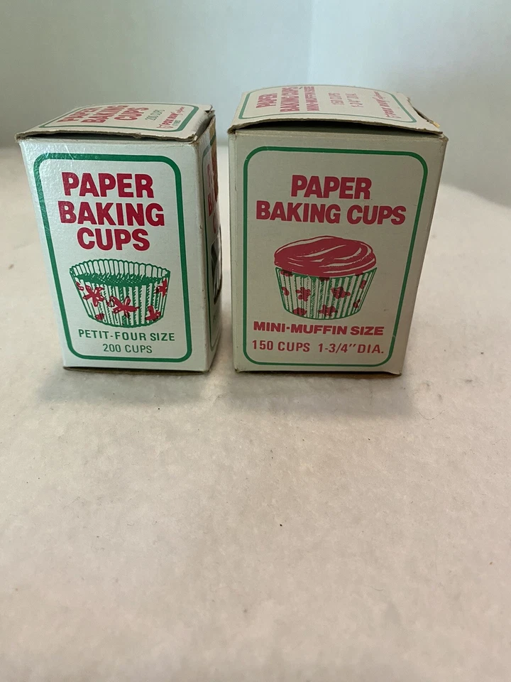 Vintage CHRISTMAS HOLIDAY Holly Berries Baking Cups USA Made Sealed Bags READ - Image 2 of 4