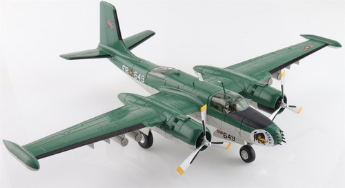 Hobby Master 1:72 B-26K Counter Invader Congolese Air Force Brazzaville HA3228 - Picture 2 of 10