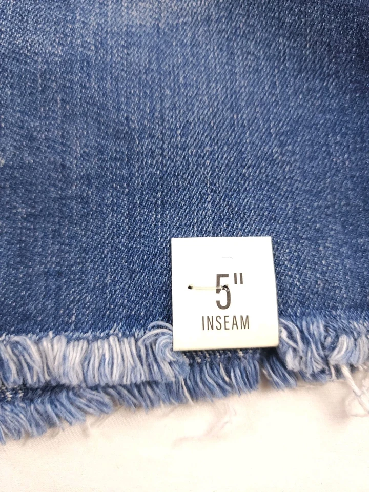 Pantalones cortos de mezclilla midi de tiro alto ANA para mujer talla 10 botón mosca borde deshilachado $37 a.n.a Foto 3 de 4