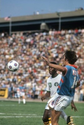 New York Cosmos Pele vs Dallas Tornado at Downing Stadium Bobby Mo- Old Photo