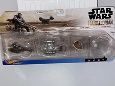 Hot Wheels Star Wars The Mandalorian Speeder/Razor Crest/The Child w/Hover Pram