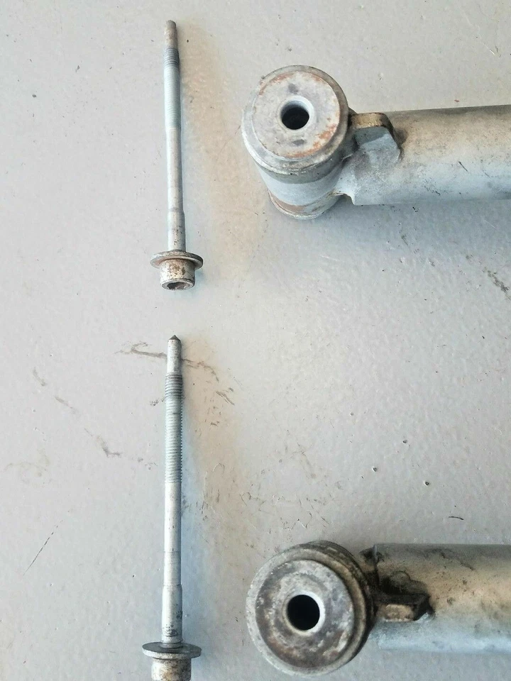 Barra amortiguadora de energía de impacto parachoques delantero Audi A6/A6 Quattro 1998-2004 Foto 4 de 4