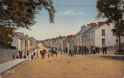FERMOY, COUNTY CORK, IRELAND, MAIN STREET FROM THE WEST, VEHICLES c. 1904-14 