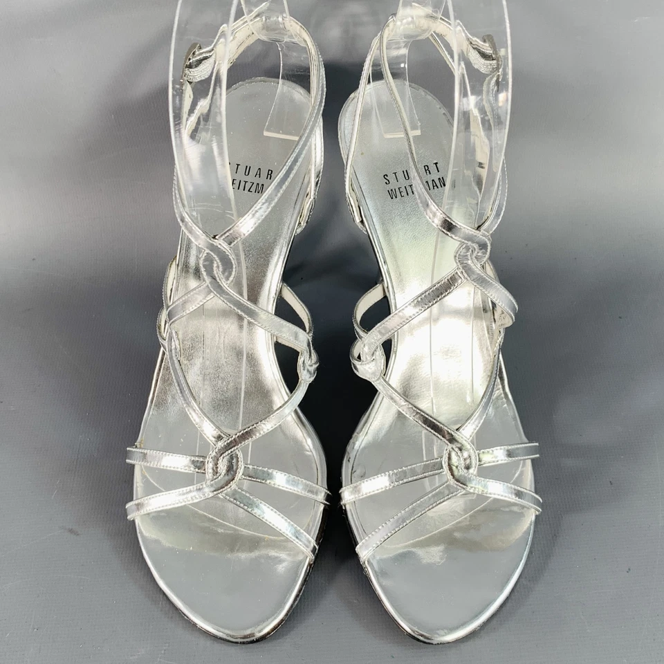 Stuart Weitzman Taglia 6 Sandali Strappy In Pelle Sintetica Metallizzata Argento - Immagine 4 di 4