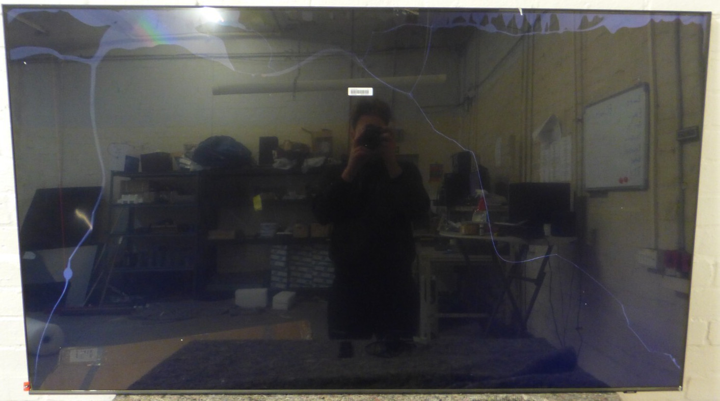 *DAMAGED SCREEN* Samsung QE65Q65CAUXXU 65"" QLED 4K UHD Smart TV