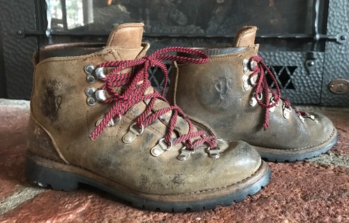 Vasque womens hiking boots size 6 M 