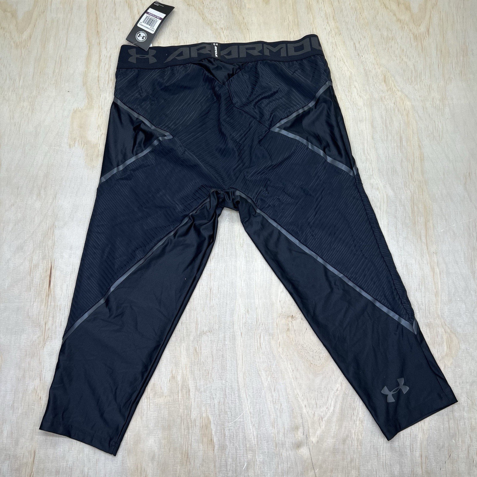 NEW Under Armour Core 3/4 Compression Pants 2XL Black Mens 1332079-001 thumbnail 10