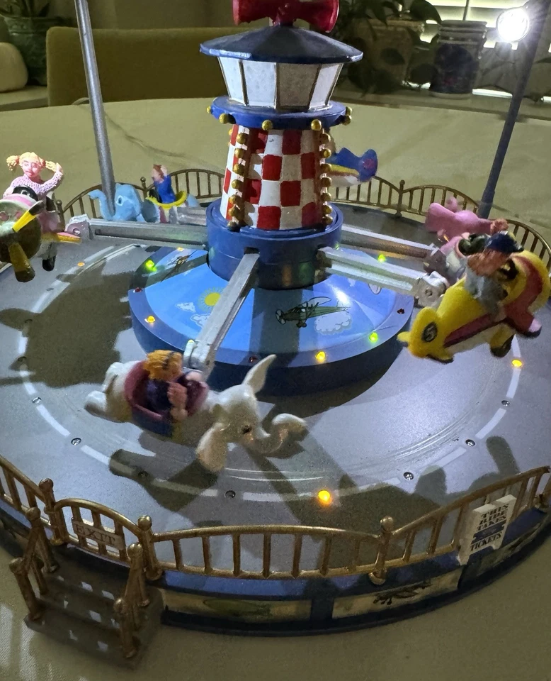 Lemax Carnival Ride 74703 Junior Flight School 2008 luces música funciona muy bien Foto 4 de 4