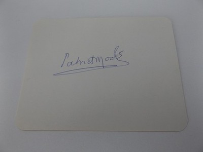 4,5'' x 3,5'' WEISSE KARTE SIGNIERT VON PATRICK MOORE - TV-MODERATOR DER HIMMEL BEI NACHT