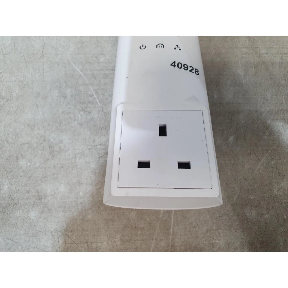 D-Link DHP-P326AV PowerLine Adapter White 250-V 2x-LAN Ports 200Mbps 3-Pin Plug - Image 3 of 4