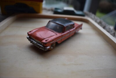 Dinky Toys 545 – DeSoto Diplomat 1959 – Saumon – Échelle 1:43 – Voiture Miniature France