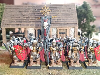 LOT DE 8 miniatures Warhammer 40k AOS Chaos Warriors peintes et à base EUR 40,35 - FR
