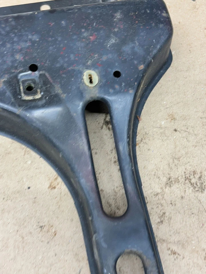 1988 89 90 1995 96 97 1998 雪佛兰 GMC GRILLE GRILL HOOD LATCH BRACKET BRACE — 第 4/4 张图片