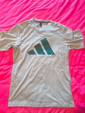 adidas women t-shirt M