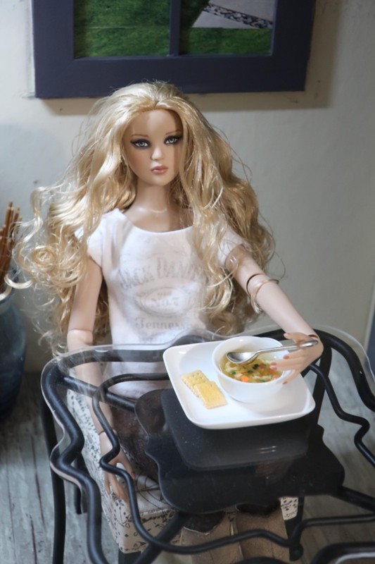 1/4 scale Doll Food Minifee, Tonner Tyler, Cami, Ellowyne, Bowl of Soup