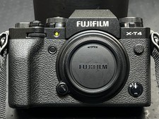 Fuji Fujifilm Black X-T4 Camera Body with x2 Fuji batteries