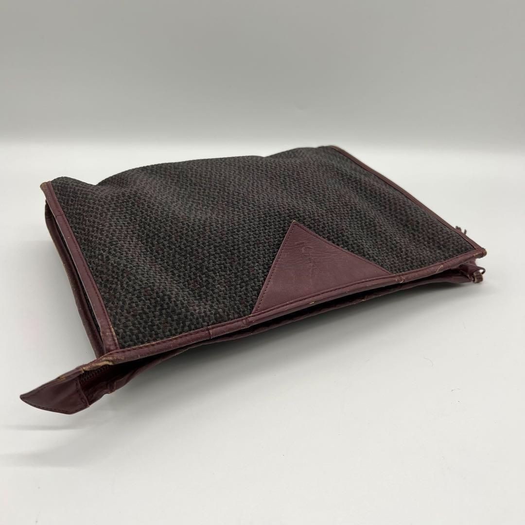 Pochette pochette logo Yves Saint Laurent ottime condizioni