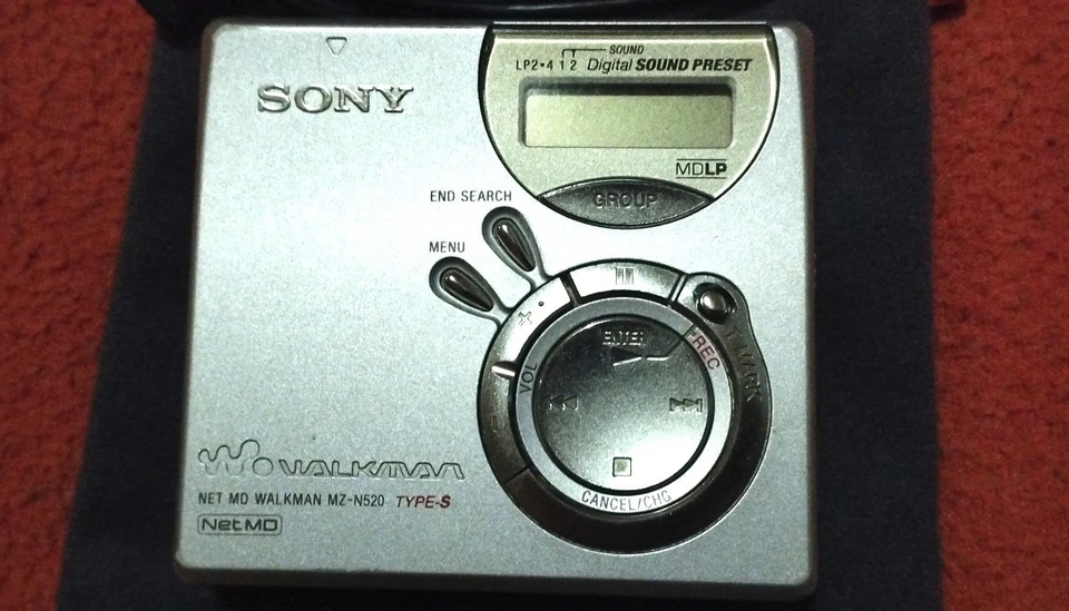 Sony MZ-N520 Walkman Minidisc MD avec télécommande RM-MZ-4R +pochette a reparer - Image 3 of 4