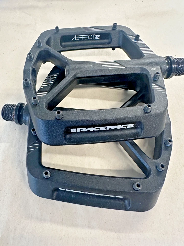 RaceFace Aeffect R Pedale, schwarz, NEU
