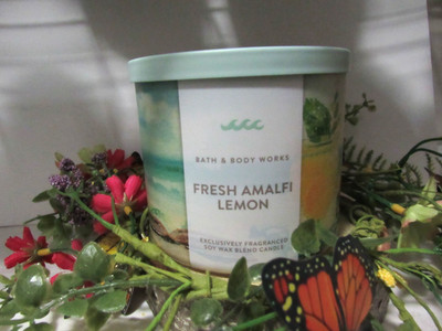    BATH & BODY WORKS 3 WICK  14.5 OZ ~     ''FRESH AMALFI  LEMON''   